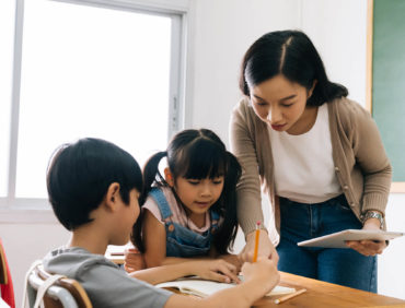 Group Tuition vs Private Tuition in Singapore: Which is Better?